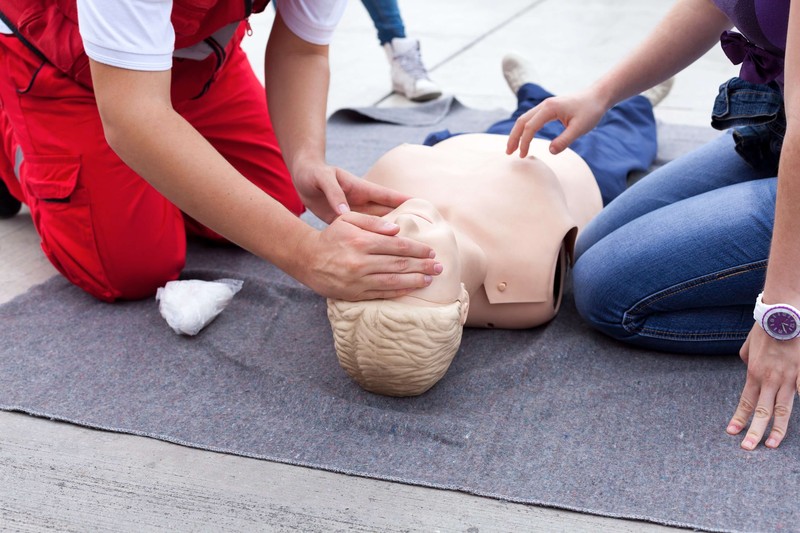 Why you should consider taking a first aid training course