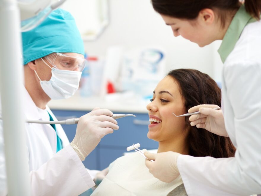  Tips to choose the right dentist 