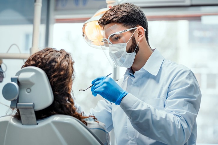 Vital Considerations Before Visiting an Emergency Dentist