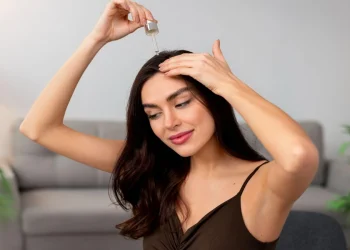4 Ways Hair Tonics Support Hair Regrowth